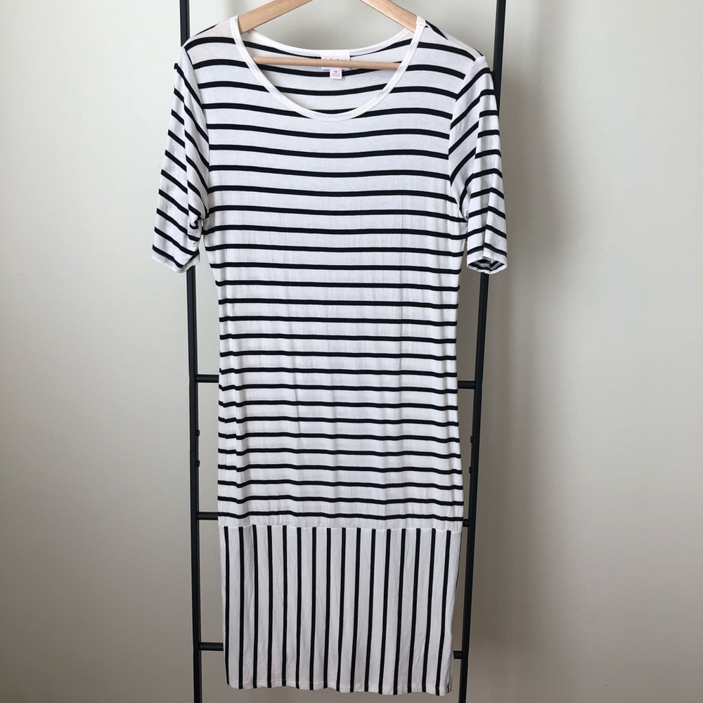 Lularoe LLR Black & White Stripe Julia Dress, Med